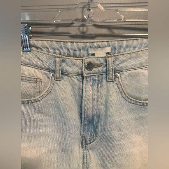 H&M scalloped hem shorts denim lightwash US 6 Euro 36 - Picture 9 of 13